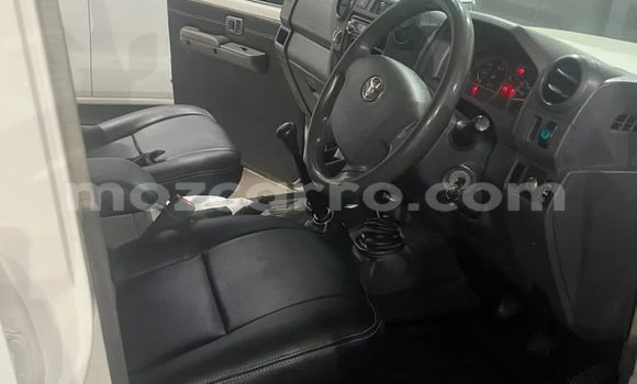 Tenga Tsaru Toyota Land Cruiser Chena Mota in Maputo in Maputo Tenga Tsaru Toyota Land Cruiser Chena Mota in Maputo in Maputo