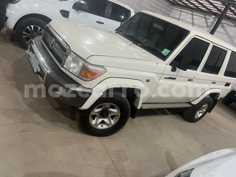 Big with watermark toyota land cruiser maputo maputo 23002