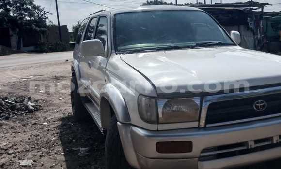 Nunua Ilio tumika Toyota Hilux Surf Nyeupe Gari ndani ya Maputo nchini Maputo Nunua Ilio tumika Toyota Hilux Surf Nyeupe Gari ndani ya Maputo nchini Maputo