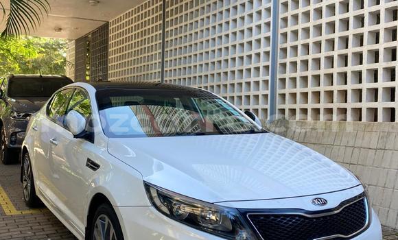 Nunua Ilio tumika Kia Optima Nyeupe Gari ndani ya Maputo nchini Maputo