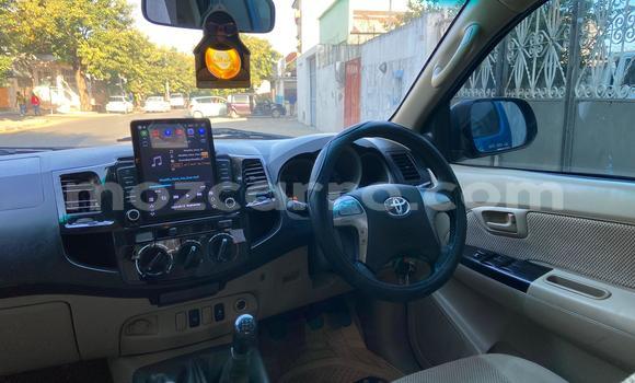 Tenga Tsaru Toyota Hilux Bhuruu Mota in Maputo in Maputo Tenga Tsaru Toyota Hilux Bhuruu Mota in Maputo in Maputo