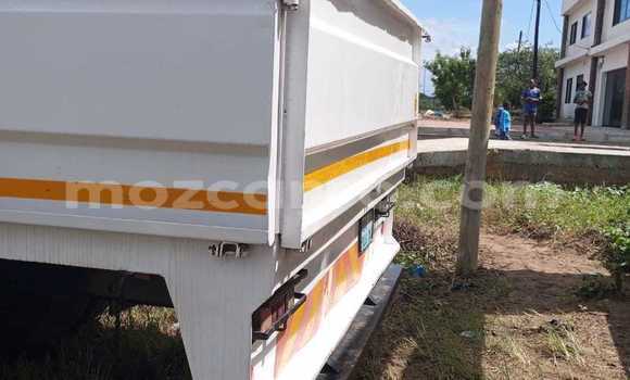 Comprar Usado Isuzu FTR 850 Branco Caminhão em Maputo em Maputo Comprar Usado Isuzu FTR 850 Branco Caminhão em Maputo em Maputo