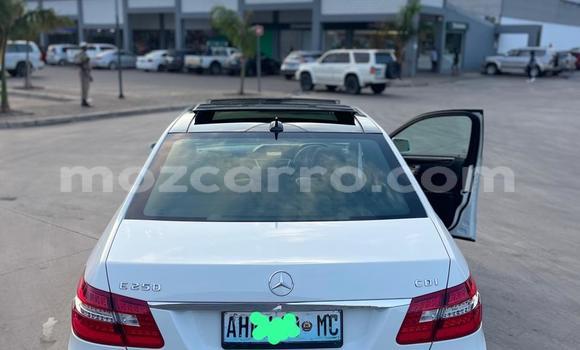 Comprar Usado Mercedes-Benz E-Classe Branco Carro em Maputo em Maputo Comprar Usado Mercedes-Benz E-Classe Branco Carro em Maputo em Maputo