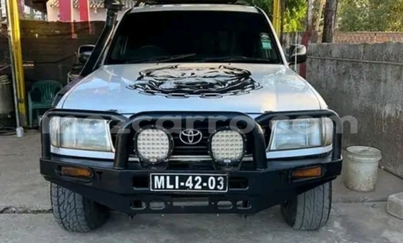 Comprar Usado Toyota Land Cruiser Branco Carro em Maputo em Maputo Comprar Usado Toyota Land Cruiser Branco Carro em Maputo em Maputo