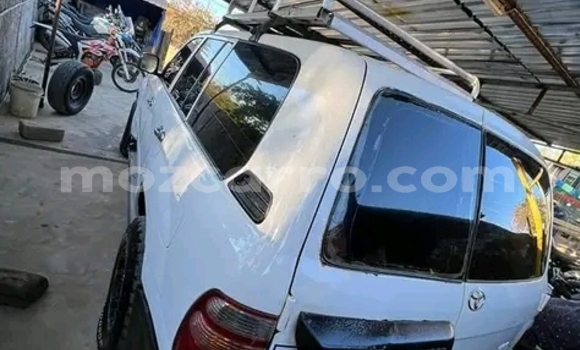 Comprar Usado Toyota Land Cruiser Branco Carro em Maputo em Maputo Comprar Usado Toyota Land Cruiser Branco Carro em Maputo em Maputo