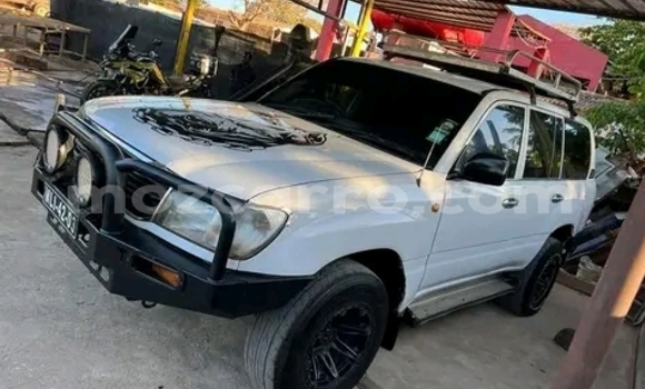 Comprar Usado Toyota Land Cruiser Branco Carro em Maputo em Maputo Comprar Usado Toyota Land Cruiser Branco Carro em Maputo em Maputo