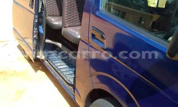 Nunua Ilio tumika Toyota Hiace Bluu Gari ndani ya Maputo nchini Maputo Nunua Ilio tumika Toyota Hiace Bluu Gari ndani ya Maputo nchini Maputo