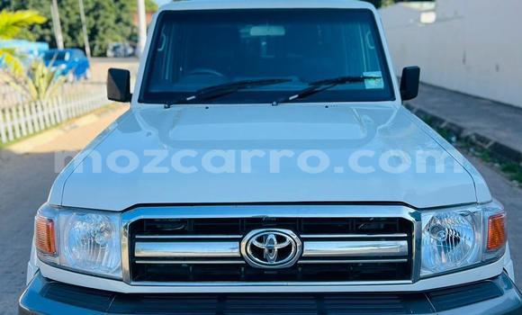 Comprar Usado Toyota Land Cruiser Branco Carro em Maputo em Maputo
