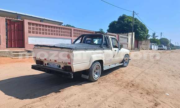 Comprar Usado Toyota Hilux Castanho Carro em Maputo em Maputo Comprar Usado Toyota Hilux Castanho Carro em Maputo em Maputo