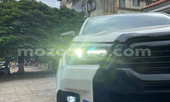 Nunua Ilio tumika Toyota Hiluxe Revo Nyeupe Gari ndani ya Maputo nchini Maputo Nunua Ilio tumika Toyota Hiluxe Revo Nyeupe Gari ndani ya Maputo nchini Maputo