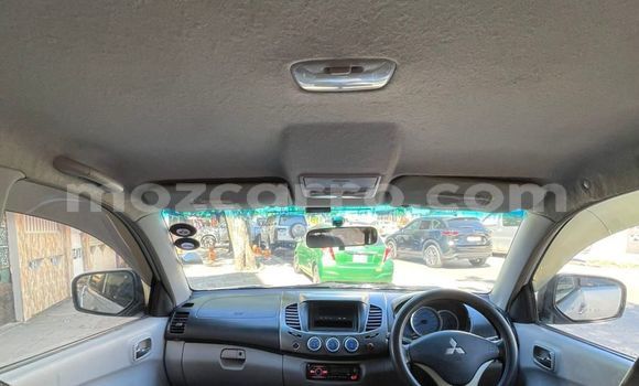 Comprar Usado Mitsubishi Triton Prata Carro em Maputo em Maputo Comprar Usado Mitsubishi Triton Prata Carro em Maputo em Maputo