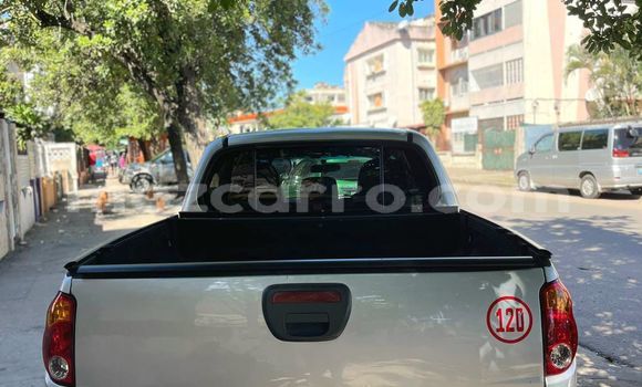Comprar Usado Mitsubishi Triton Prata Carro em Maputo em Maputo Comprar Usado Mitsubishi Triton Prata Carro em Maputo em Maputo