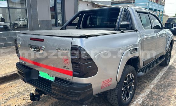 Comprar Usado Toyota Hiluxe Revo Prata Carro em Maputo em Maputo Comprar Usado Toyota Hiluxe Revo Prata Carro em Maputo em Maputo