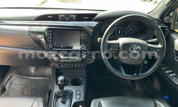 Comprar Usado Toyota Hiluxe Revo Prata Carro em Maputo em Maputo Comprar Usado Toyota Hiluxe Revo Prata Carro em Maputo em Maputo