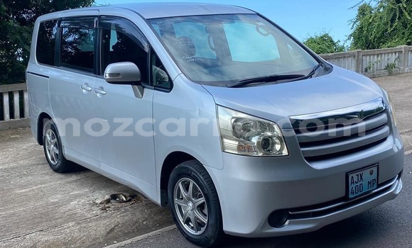 Comprar Usado Toyota Noah De outros Carro em Maputo em Maputo Comprar Usado Toyota Noah De outros Carro em Maputo em Maputo