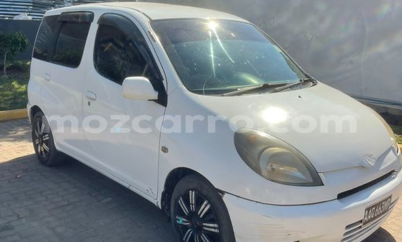 Buy Used Toyota FunCargo White Car in Maputo in Maputo