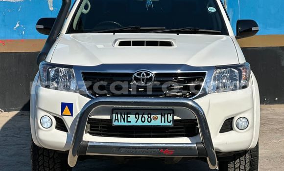Nunua Ilio tumika Toyota Hilux Nyeupe Gari ndani ya Maputo nchini Maputo Nunua Ilio tumika Toyota Hilux Nyeupe Gari ndani ya Maputo nchini Maputo