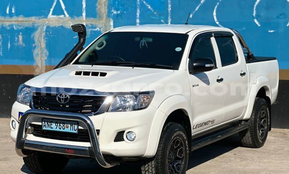 Nunua Ilio tumika Toyota Hilux Nyeupe Gari ndani ya Maputo nchini Maputo Nunua Ilio tumika Toyota Hilux Nyeupe Gari ndani ya Maputo nchini Maputo