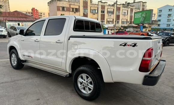 Nunua Ilio tumika Toyota Hilux Nyeupe Gari ndani ya Maputo nchini Maputo Nunua Ilio tumika Toyota Hilux Nyeupe Gari ndani ya Maputo nchini Maputo
