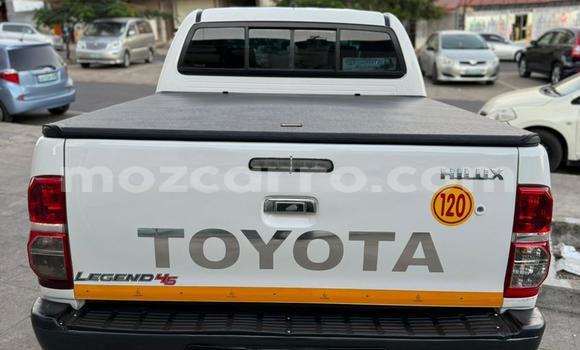 Nunua Ilio tumika Toyota Hilux Nyeupe Gari ndani ya Maputo nchini Maputo Nunua Ilio tumika Toyota Hilux Nyeupe Gari ndani ya Maputo nchini Maputo
