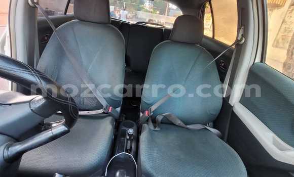 Nunua Ilio tumika Toyota Vitz Nyeupe Gari ndani ya Maputo nchini Maputo Nunua Ilio tumika Toyota Vitz Nyeupe Gari ndani ya Maputo nchini Maputo