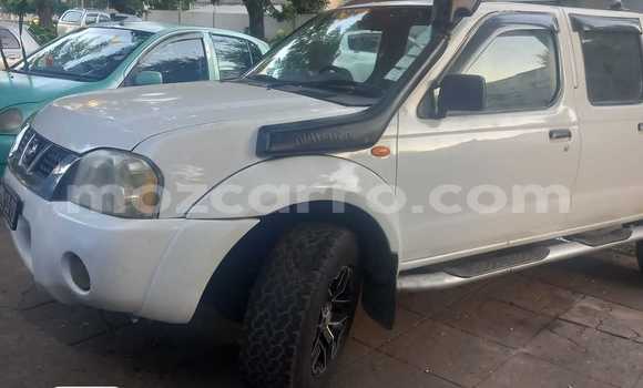 Comprar Usado Nissan Hardbody Branco Carro em Maputo em Maputo Comprar Usado Nissan Hardbody Branco Carro em Maputo em Maputo