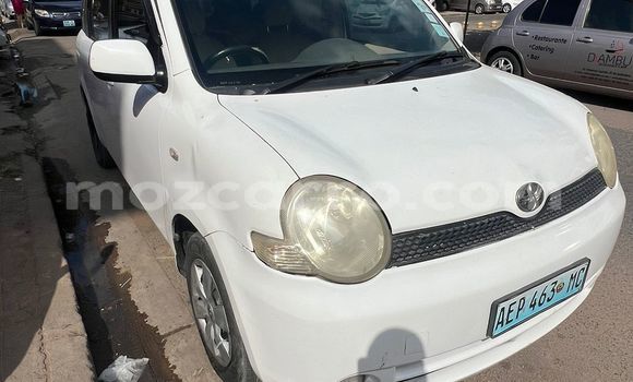 Comprar Usado Toyota Sienta Branco Carro em Maputo em Maputo