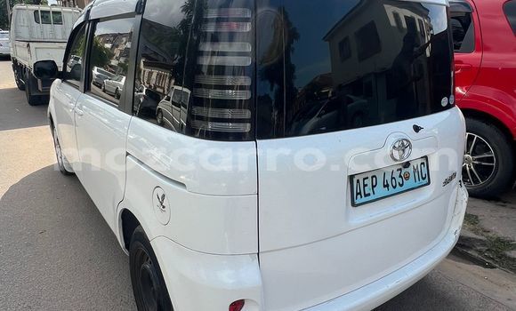 Buy Used Toyota Sienta White Car in Maputo in Maputo Buy Used Toyota Sienta White Car in Maputo in Maputo