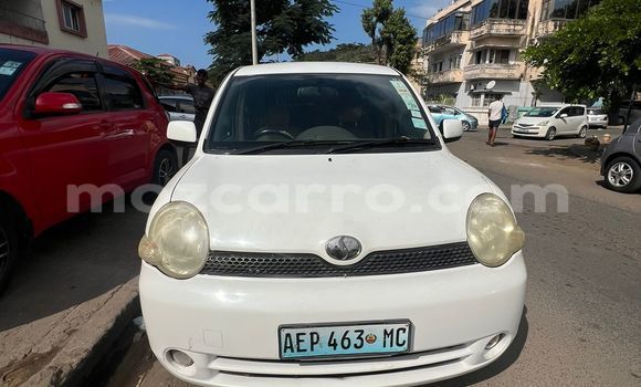 Buy Used Toyota Sienta White Car in Maputo in Maputo Buy Used Toyota Sienta White Car in Maputo in Maputo
