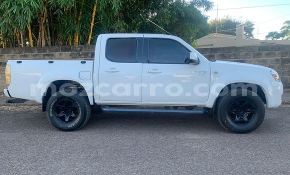 Comprar Usado Mazda BT-50 Branco Carro em Maputo em Maputo Comprar Usado Mazda BT-50 Branco Carro em Maputo em Maputo