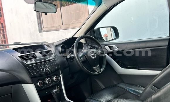 Comprar Novo Mazda BT-50 Preto Carro em Maputo em Maputo Comprar Novo Mazda BT-50 Preto Carro em Maputo em Maputo