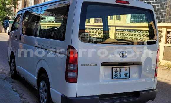 Buy New Toyota Hiace White Car in Maputo in Maputo Buy New Toyota Hiace White Car in Maputo in Maputo