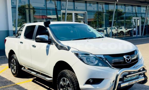 Comprar Novo Mazda BT-50 Branco Carro em Maputo em Maputo Comprar Novo Mazda BT-50 Branco Carro em Maputo em Maputo