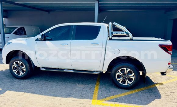 Comprar Novo Mazda BT-50 Branco Carro em Maputo em Maputo Comprar Novo Mazda BT-50 Branco Carro em Maputo em Maputo