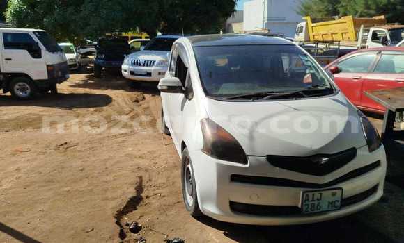 Nunua Ilio tumika Toyota Ractis Nyeupe Gari ndani ya Maputo nchini Maputo