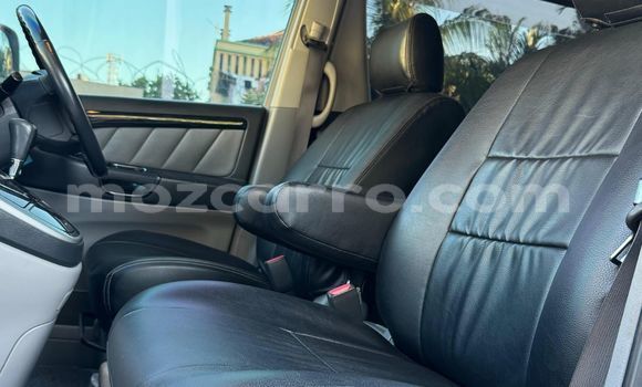Comprar Usado Toyota Alphard Prata Carro em Maputo em Maputo Comprar Usado Toyota Alphard Prata Carro em Maputo em Maputo