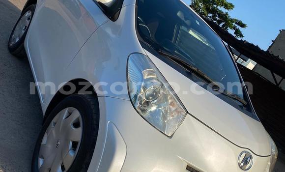 Buy Used Toyota iQ White Car in Maputo in Maputo