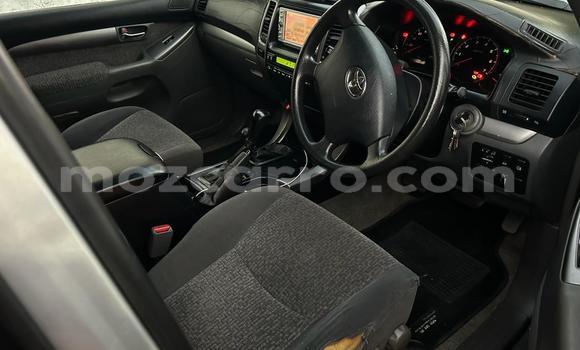Nunua Ilio tumika Toyota Land Cruiser Fedha Gari ndani ya Maputo nchini Maputo Nunua Ilio tumika Toyota Land Cruiser Fedha Gari ndani ya Maputo nchini Maputo