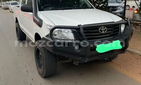 Comprar Novo Toyota Hilux Branco Carro em Maputo em Maputo