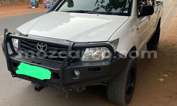 Comprar Novo Toyota Hilux Branco Carro em Maputo em Maputo Comprar Novo Toyota Hilux Branco Carro em Maputo em Maputo