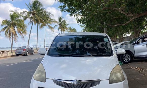 Comprar Usado Toyota Ractis Branco Carro em Maputo em Maputo