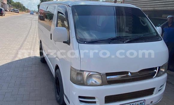 Comprar Usado Toyota Hiace Branco Carro em Maputo em Maputo