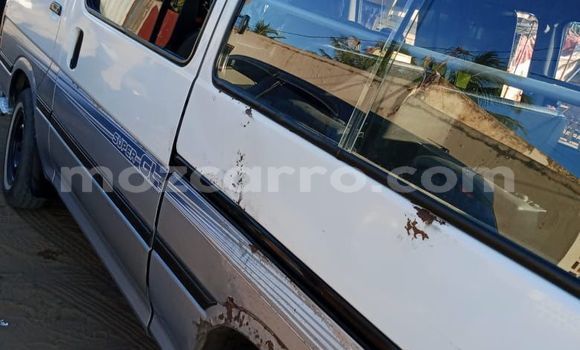 Nunua Ilio tumika Toyota Hiace Nyingine Gari ndani ya Maputo nchini Maputo Nunua Ilio tumika Toyota Hiace Nyingine Gari ndani ya Maputo nchini Maputo