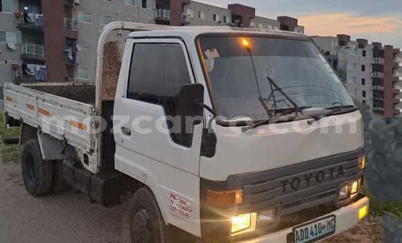 Nunua Ilio tumika Toyota Dyna Nyeupe Gari ndani ya Maputo nchini Maputo Nunua Ilio tumika Toyota Dyna Nyeupe Gari ndani ya Maputo nchini Maputo