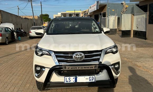 Buy Used Toyota Fortuner White Car in Maputo in Maputo