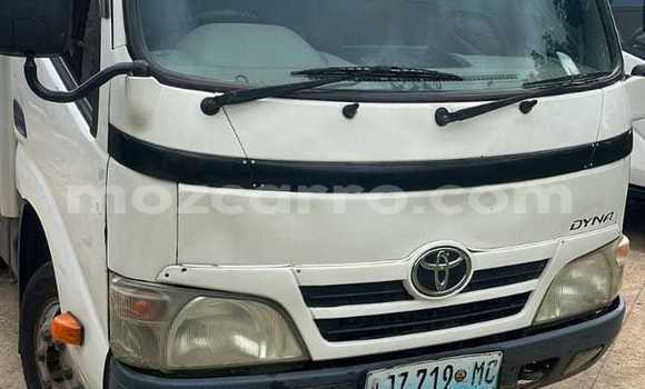 Nunua Ilio tumika Toyota Dyna Nyeupe Gari ndani ya Maputo nchini Maputo