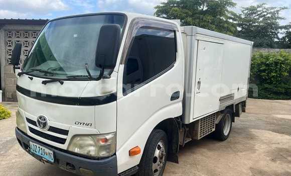 Nunua Ilio tumika Toyota Dyna Nyeupe Gari ndani ya Maputo nchini Maputo Nunua Ilio tumika Toyota Dyna Nyeupe Gari ndani ya Maputo nchini Maputo