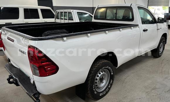 Buy Used Toyota Hiluxe Revo White Car in Maputo in Maputo Buy Used Toyota Hiluxe Revo White Car in Maputo in Maputo