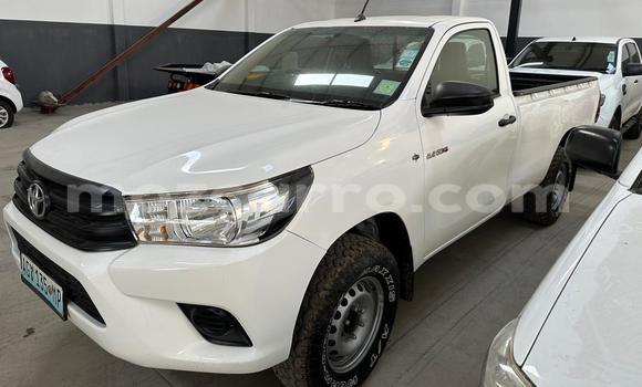 Buy Used Toyota Hiluxe Revo White Car in Maputo in Maputo Buy Used Toyota Hiluxe Revo White Car in Maputo in Maputo
