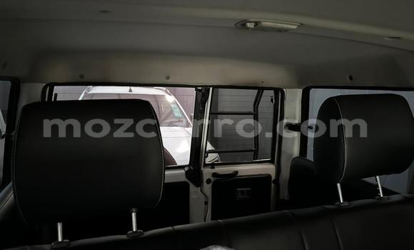 Nunua Ilio tumika Toyota Land Cruiser Nyeupe Gari ndani ya Maputo nchini Maputo Nunua Ilio tumika Toyota Land Cruiser Nyeupe Gari ndani ya Maputo nchini Maputo